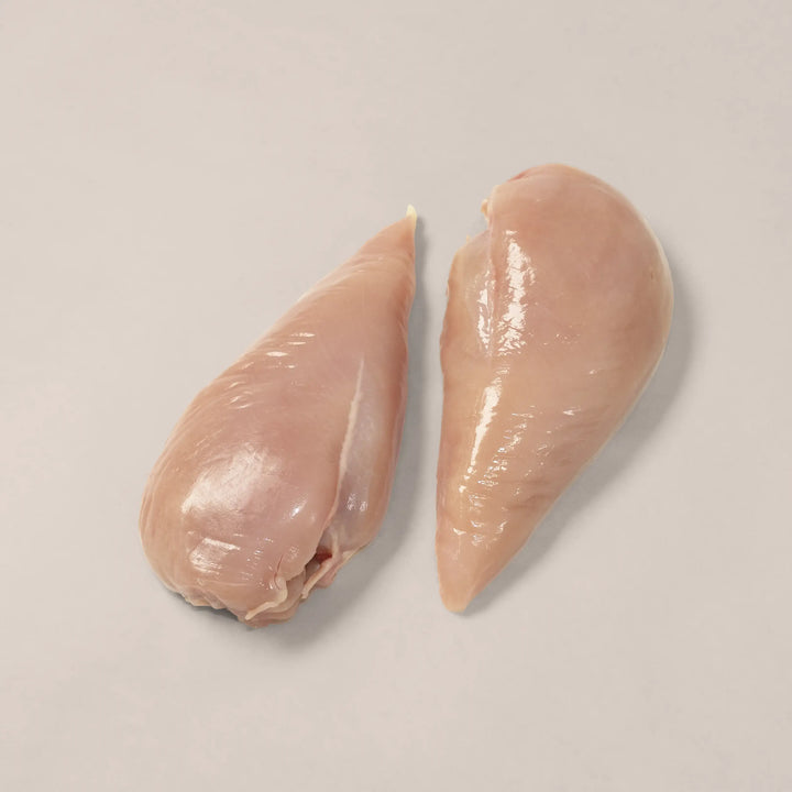 Skinless, boneless chicken breasts from the breast section of pasture-raised Canadian poultry – lean protein perfect for versatile meals